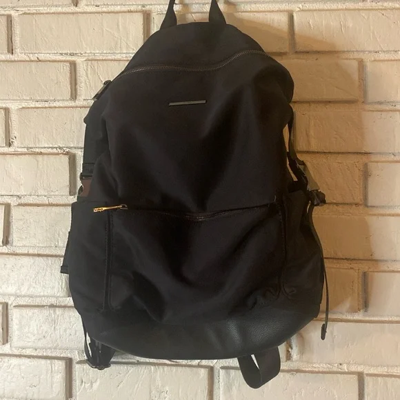 everyday belt bag lululemon lululemon Everywhere Belt Bag Review: Does The Iconic Bag Hold Up Over Time?